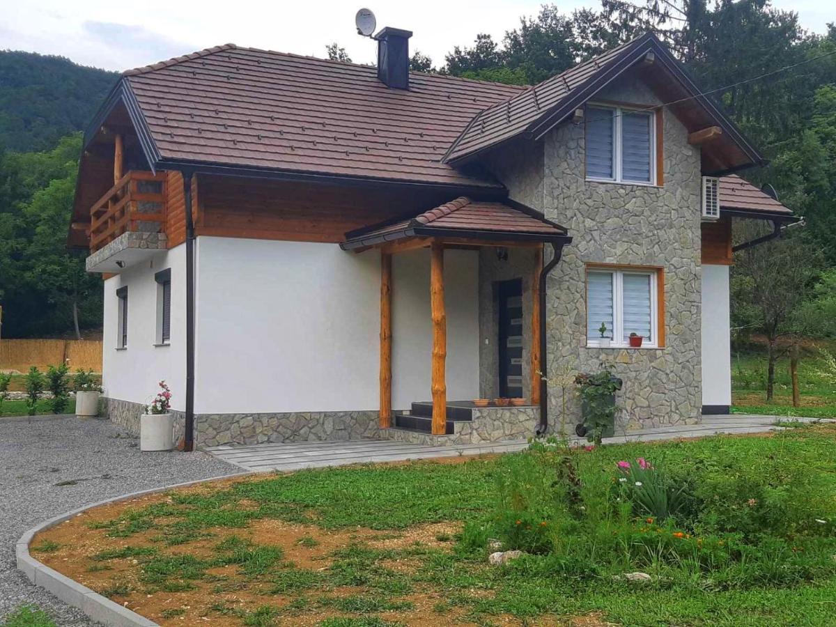 Vacation House Studenac Villa Bihać Buitenkant foto