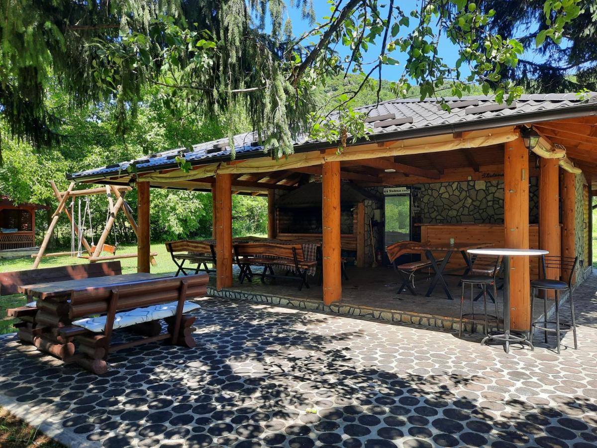 Vacation House Studenac Bihać Buitenkant foto